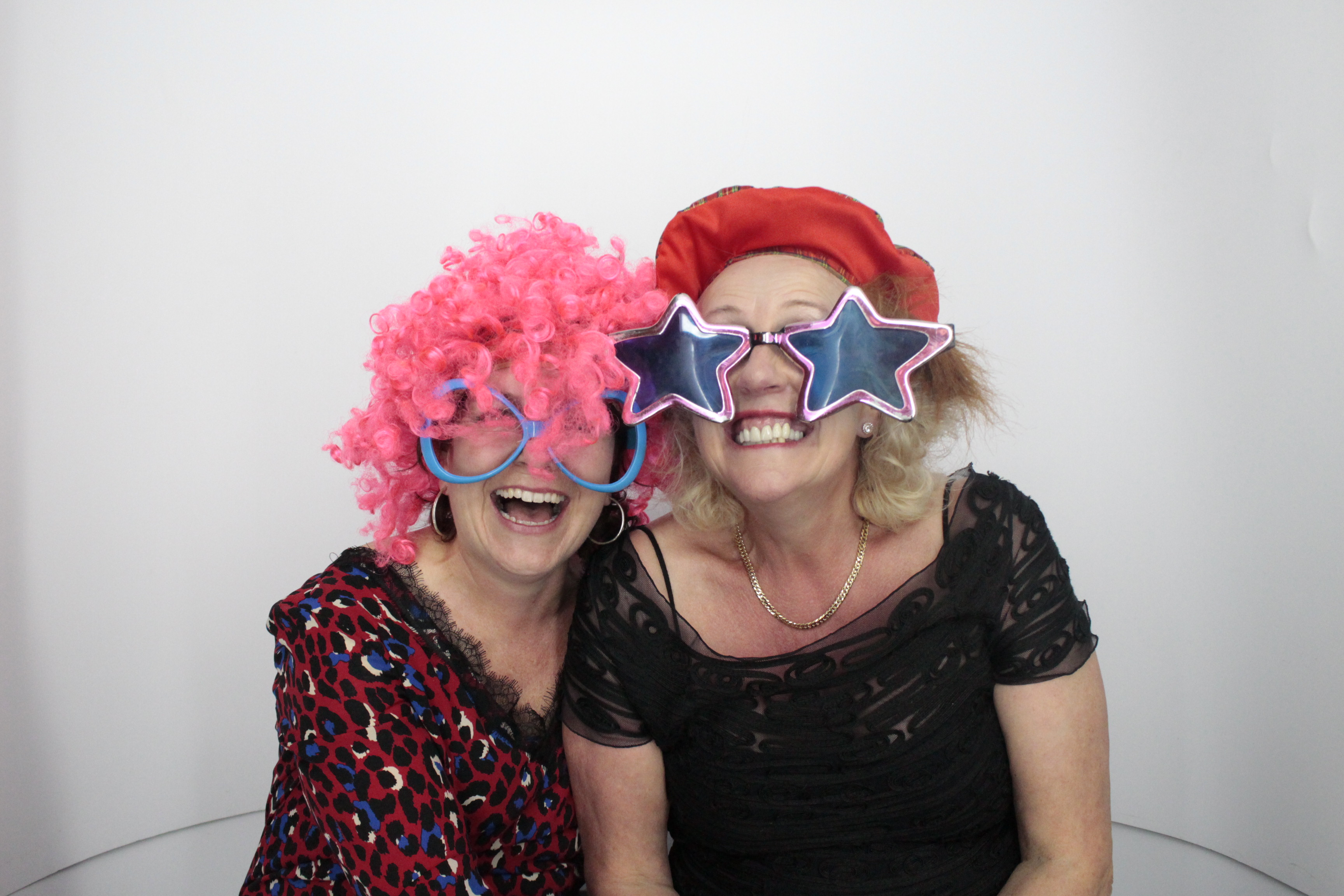 Helen & Rob | View more photos from the event at gallery.myphotoboothexperience.co.uk/u/MyPhotoBoothExperienceLtd/Helen-Rob